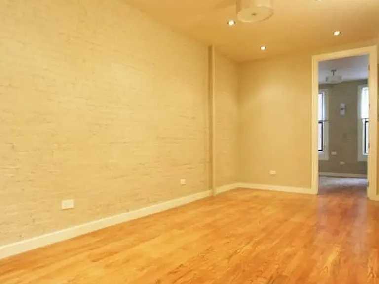 1479 York Ave #5S — Photo 11