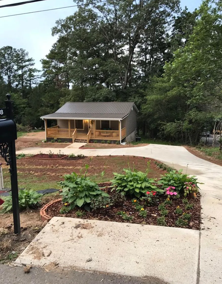 2 bed, 720 sqft, $2,000 — Photo 1