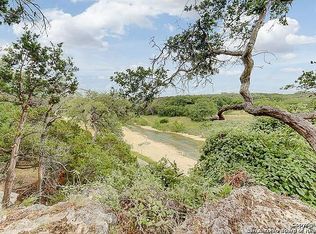 1070 Mustang Crsg Dr, Pipe Creek, TX 78063