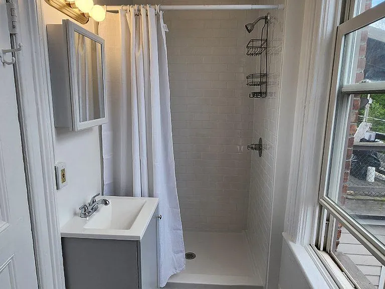457 Main St #4 — Photo 12