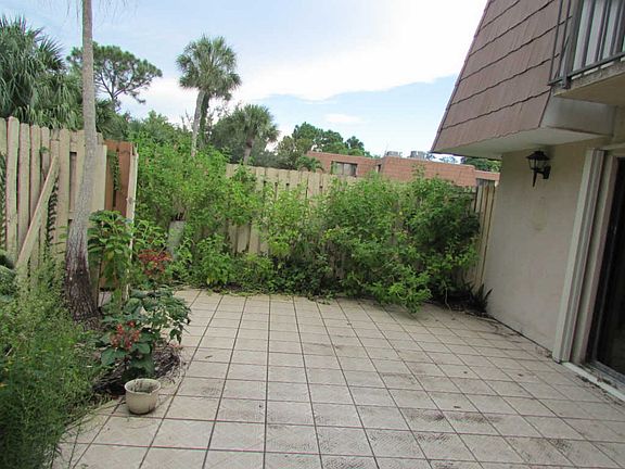 3rd image of 5813 SE Riverboat Dr #D-402