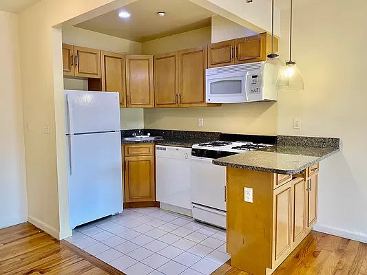 1st image of 37-21 31st St #305
