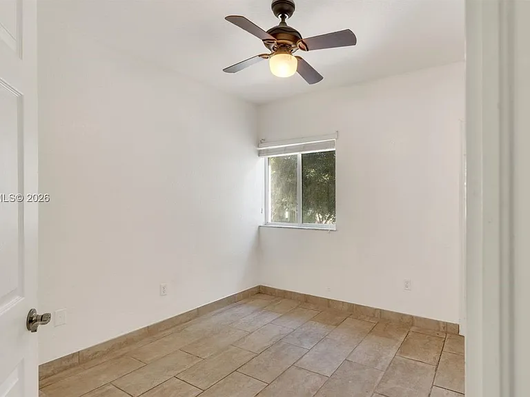 1916 SE 23rd Ave #1916 — Photo 36