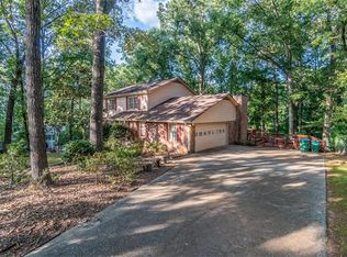 1308 Larkview Ct SW, Lilburn, GA 30047