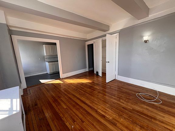 4th image of 23-25 N Harrison St #4