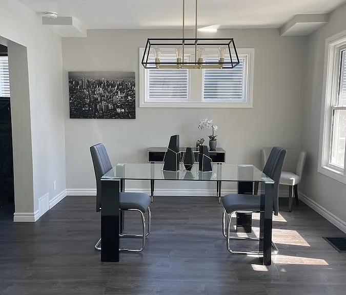 1677 Victoria Ave — Photo 6