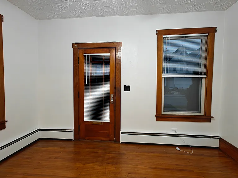 118 Shaw Ave — Photo 6