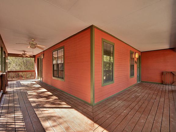 5th image of 305 Lakewood Dr