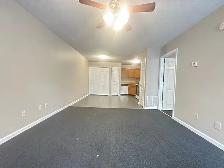 Macey Manor - 139 Macey Ave (Z3) — Photo 12