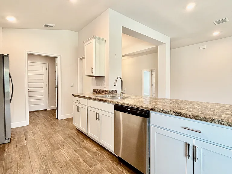 633 W Rexford Dr — Photo 11