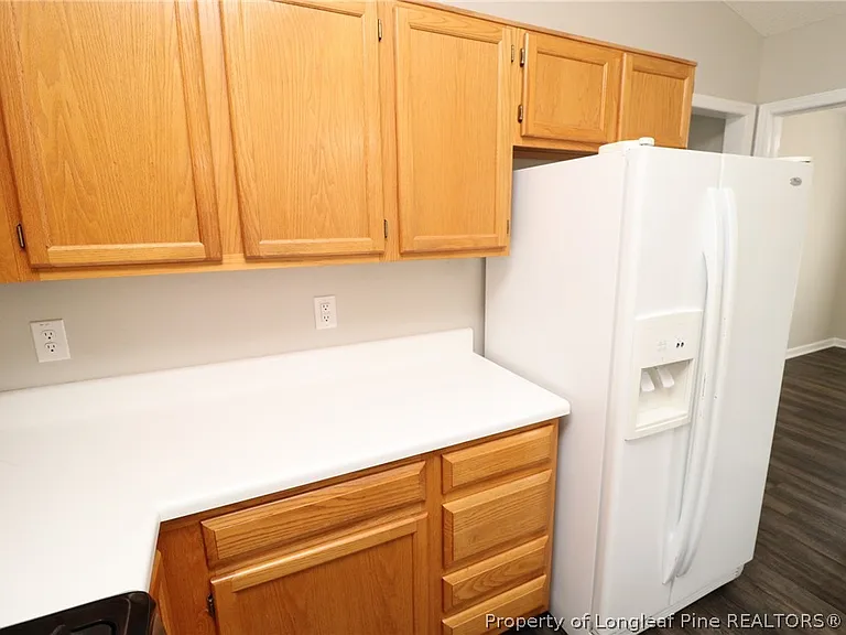 504 Noonday Ct — Photo 9