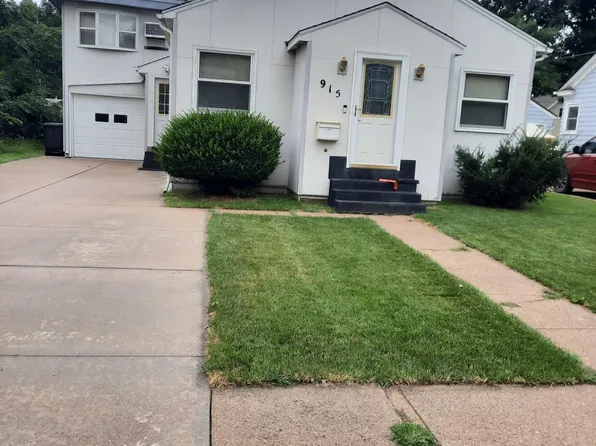 915 N Minnesota Ave, Hastings, NE 68901