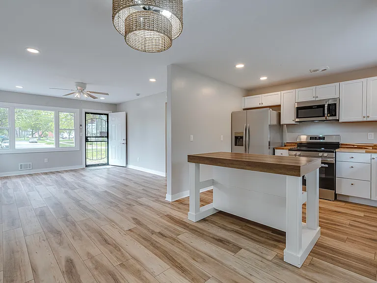 1334 Miller Ave — Photo 12