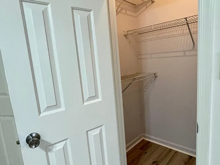 585 Cromwell Ct — Photo 13