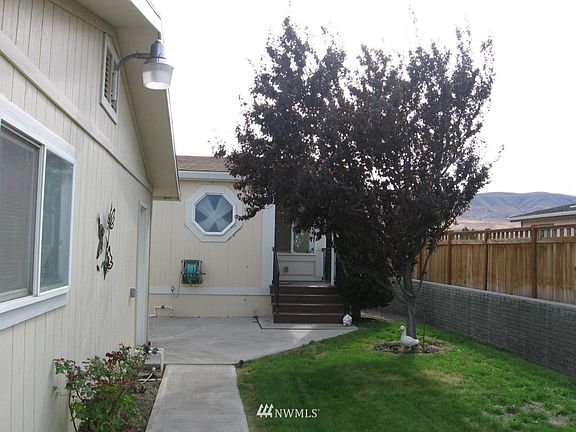 3rd image of 222 N Atterberry Drive