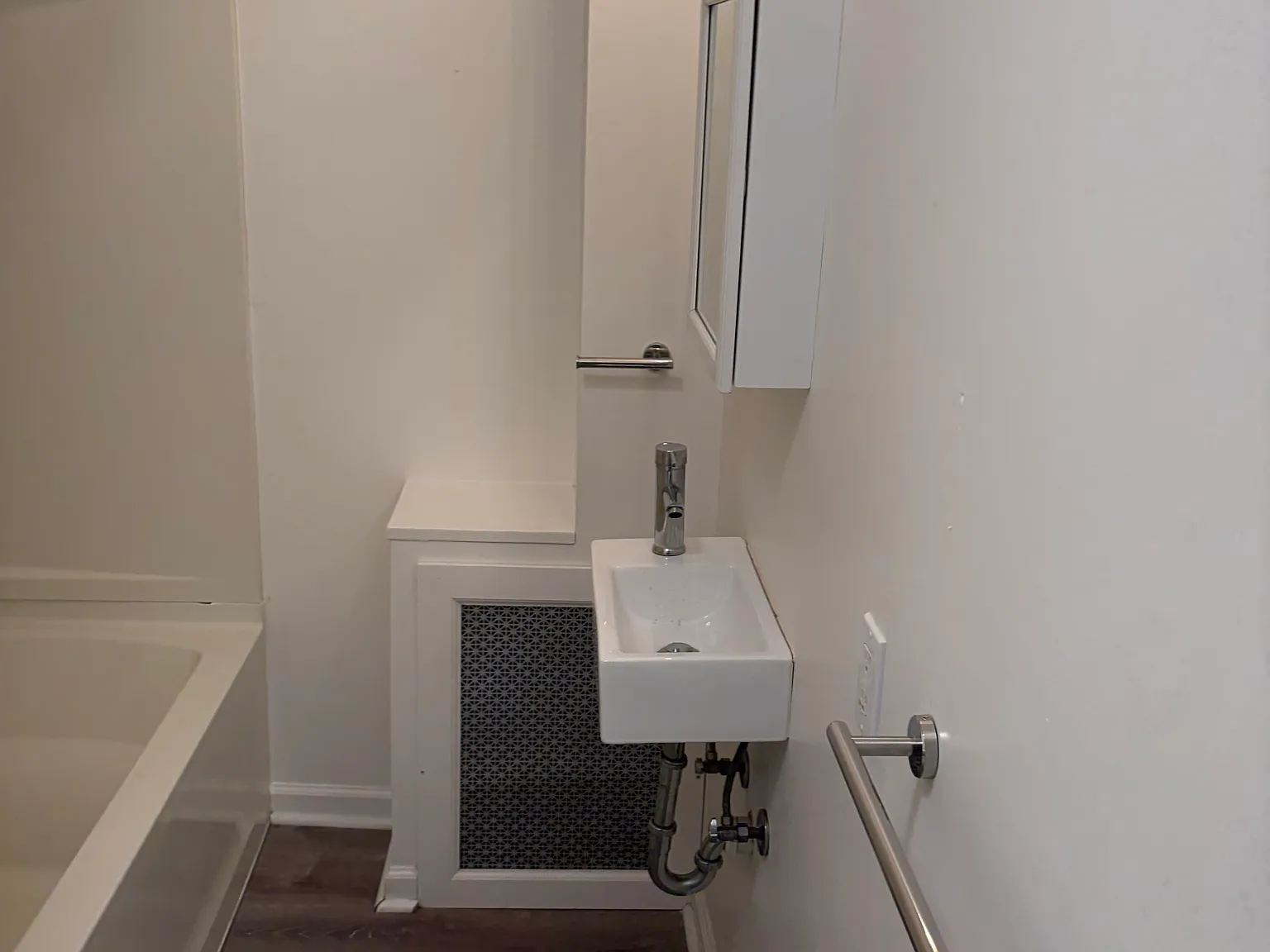1 bed, 900 sqft, $1,400 — Photo 3