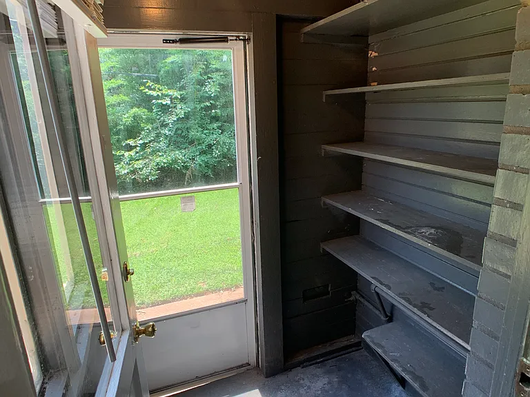 1684 Valley Ave — Photo 36