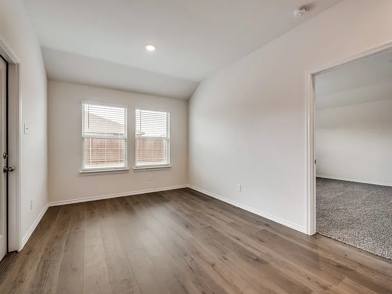 1131 Elijah Way — Photo 9
