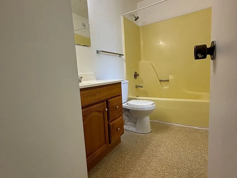 325 Shenandoah Cir — Photo 11