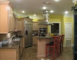 3rd image of 921 Savannah Pl