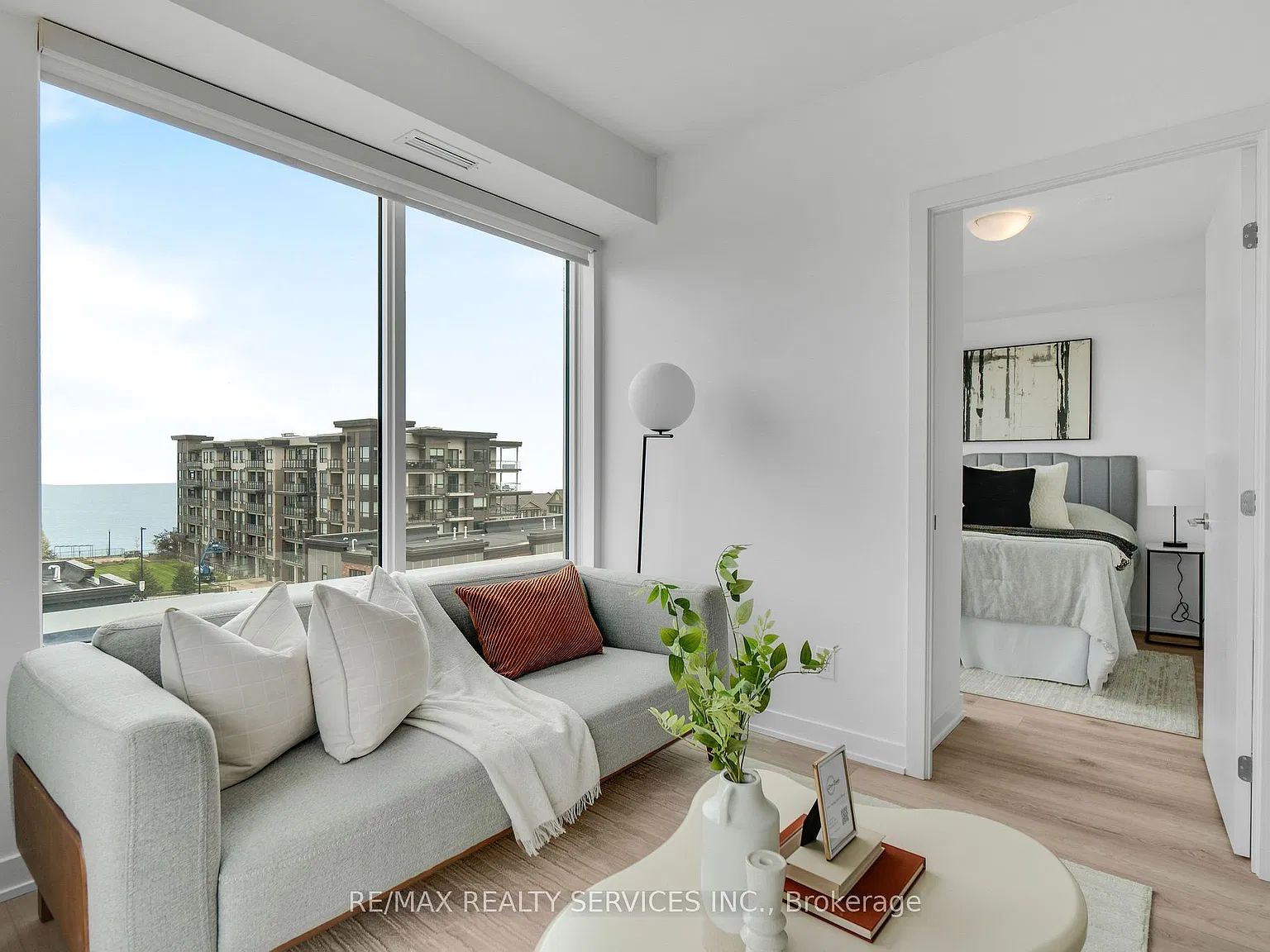2 bed, $2,700 — Photo 4