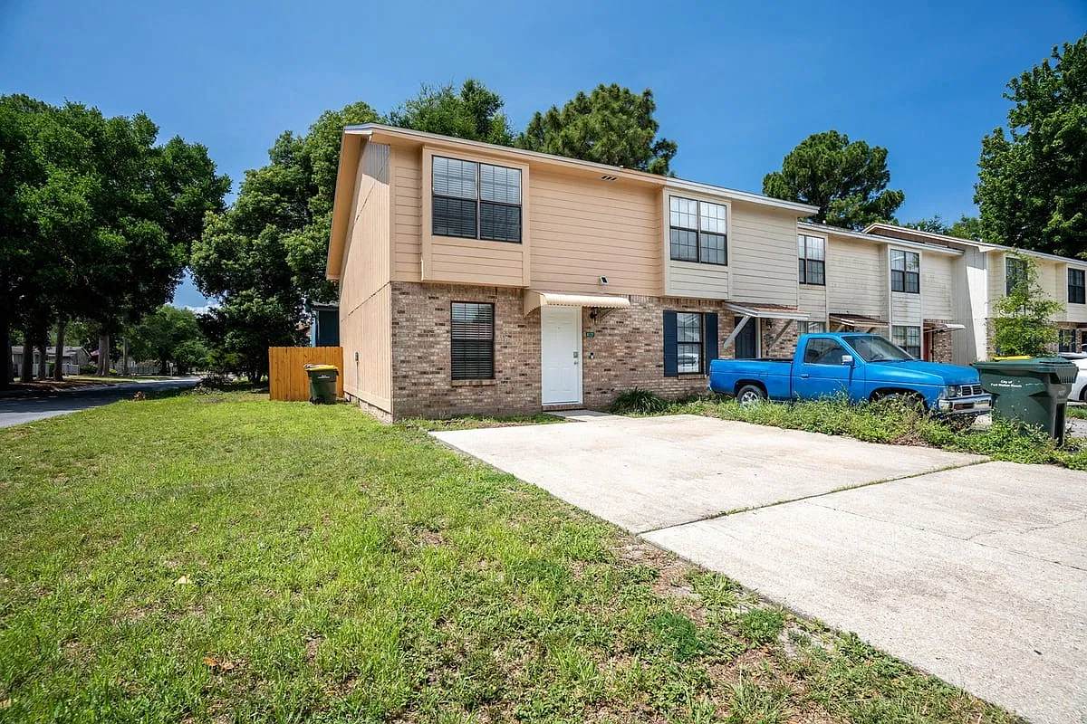 412 Odin Lane Unit F — Photo 2