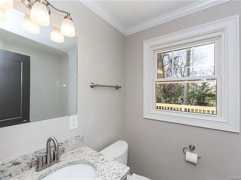 2939 Dogwood Ave — Photo 5