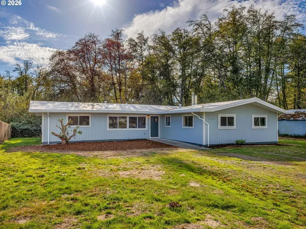 330 8th Ave, Hammond, OR 97121