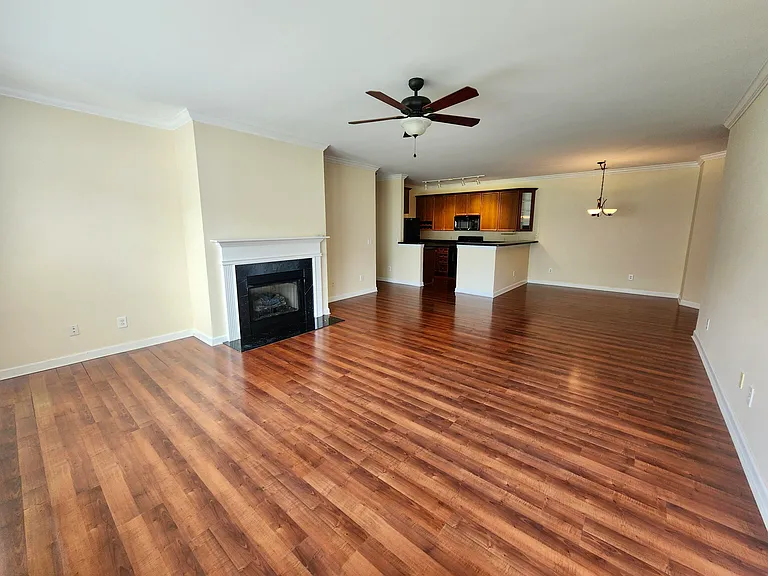 1375 Hopton Cir — Photo 3