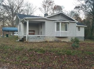 186 Eaton St, Mount Airy, NC 27030