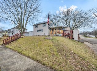 292 2nd St SW, Brewster, OH 44613