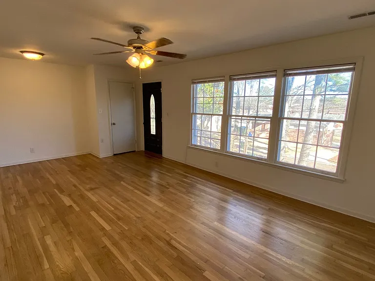 2517 Piney Branch Rd NW — Photo 3