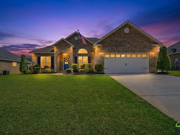 208 Hunts Landing Dr, Kathleen, GA 31047