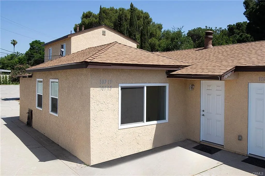 2 bed, 1200 sqft, $3,200 — Photo 1