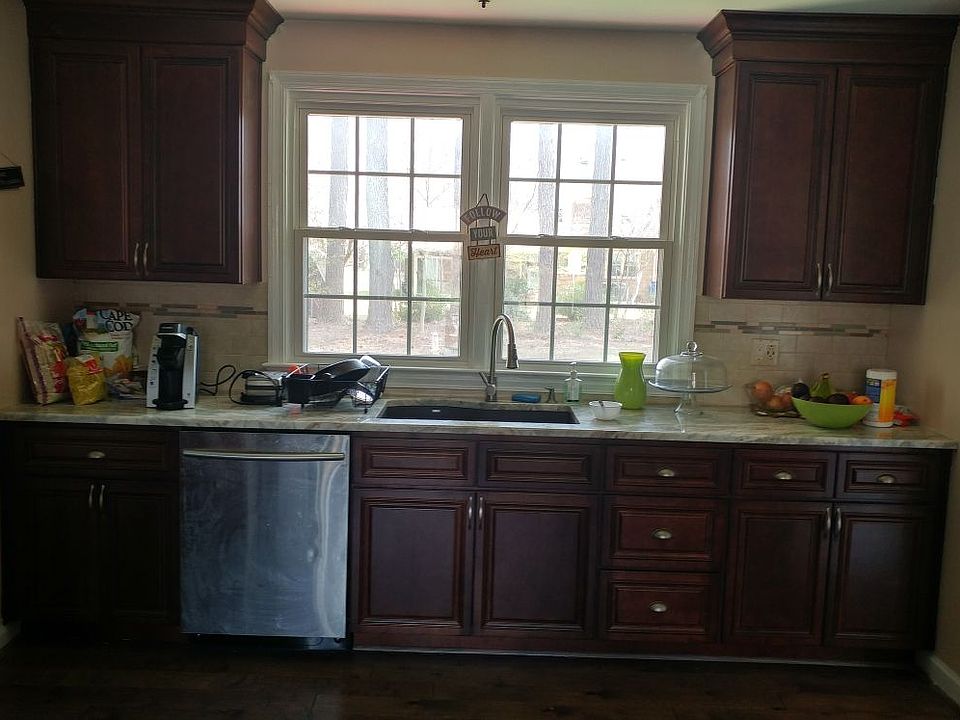 2nd image of 609 Hillwell Rd