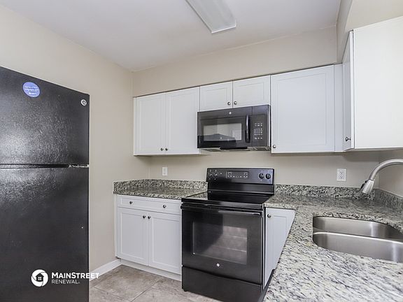 5th image of 2243 Trelain Dr S