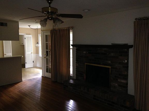 4th image of 1618 Yorkshire Dr