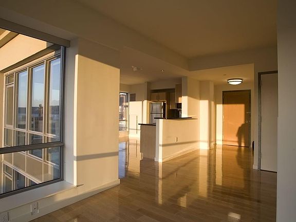 5th image of 66 Main St APT 422