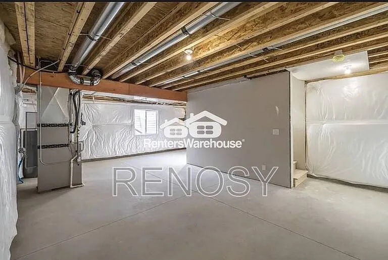102 E Sycamore St — Photo 21