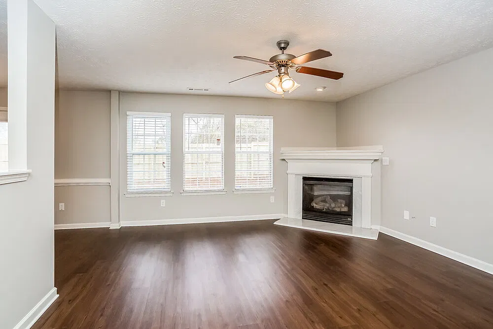 3 bed, 2.5 bath, 2014 sqft, $2,910 — Photo 3