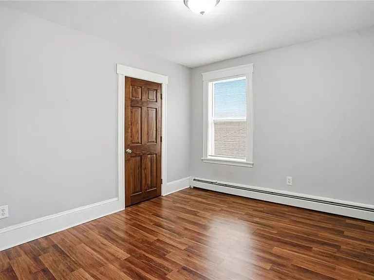 188 Division St #3R — Photo 9