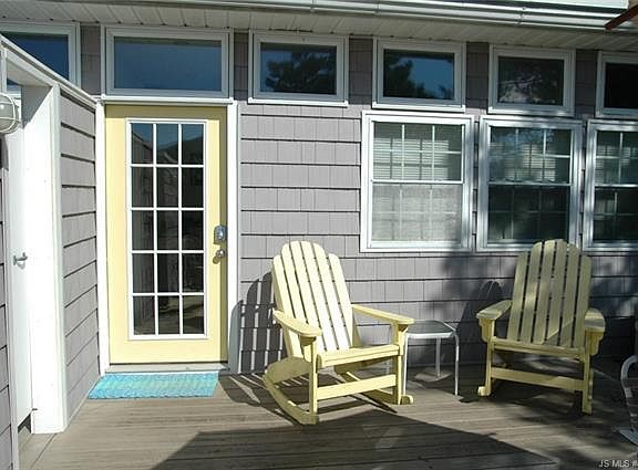 4th image of 14 E Kirkland Ave