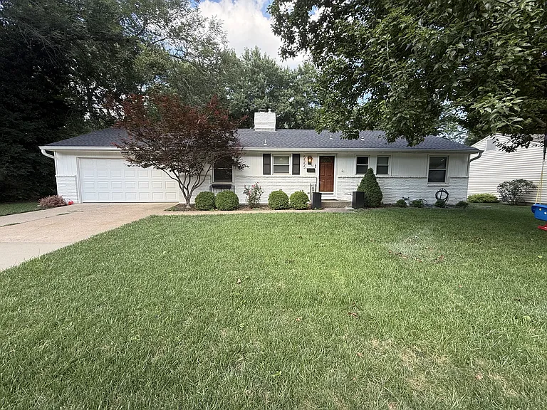 5555 Roeland Dr — Photo 1
