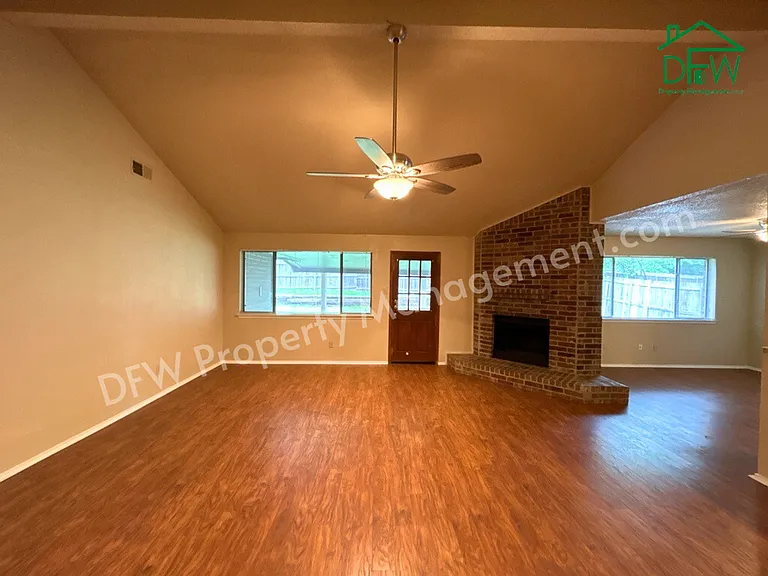 2412 Amber Hill Ln — Photo 47