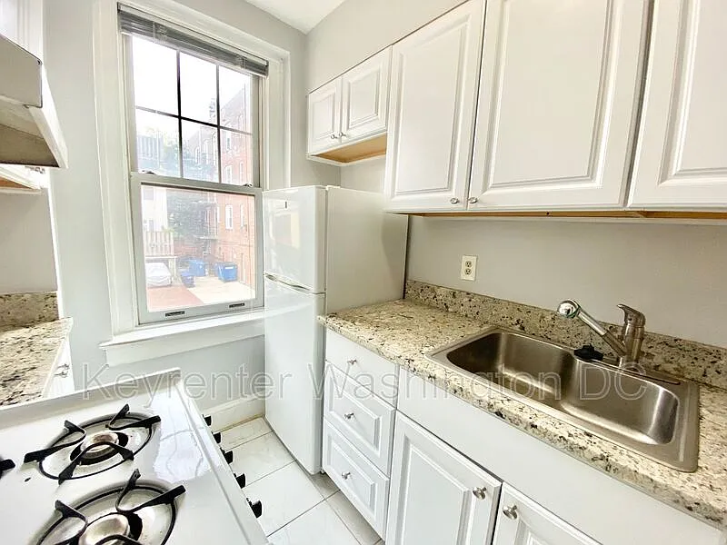 1 bed, 1.0 bath, 576 sqft, $2,200 — Photo 1