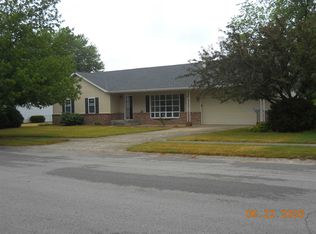 907 Clover St, Rochester, IN 46975