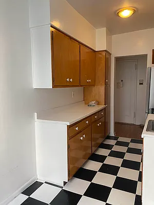 Rented by Georgine Podhorsky, LREB | media 17