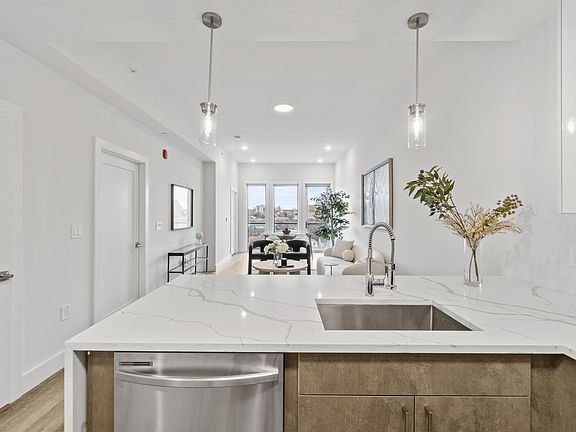 3rd image of 313 Pine St #507W