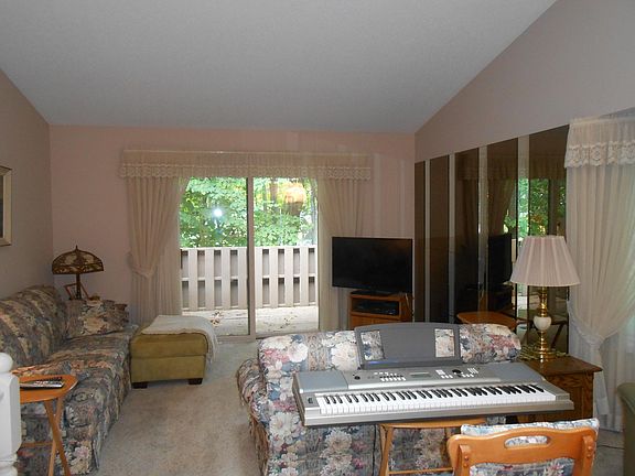 3rd image of 1160 Creekview Dr #46