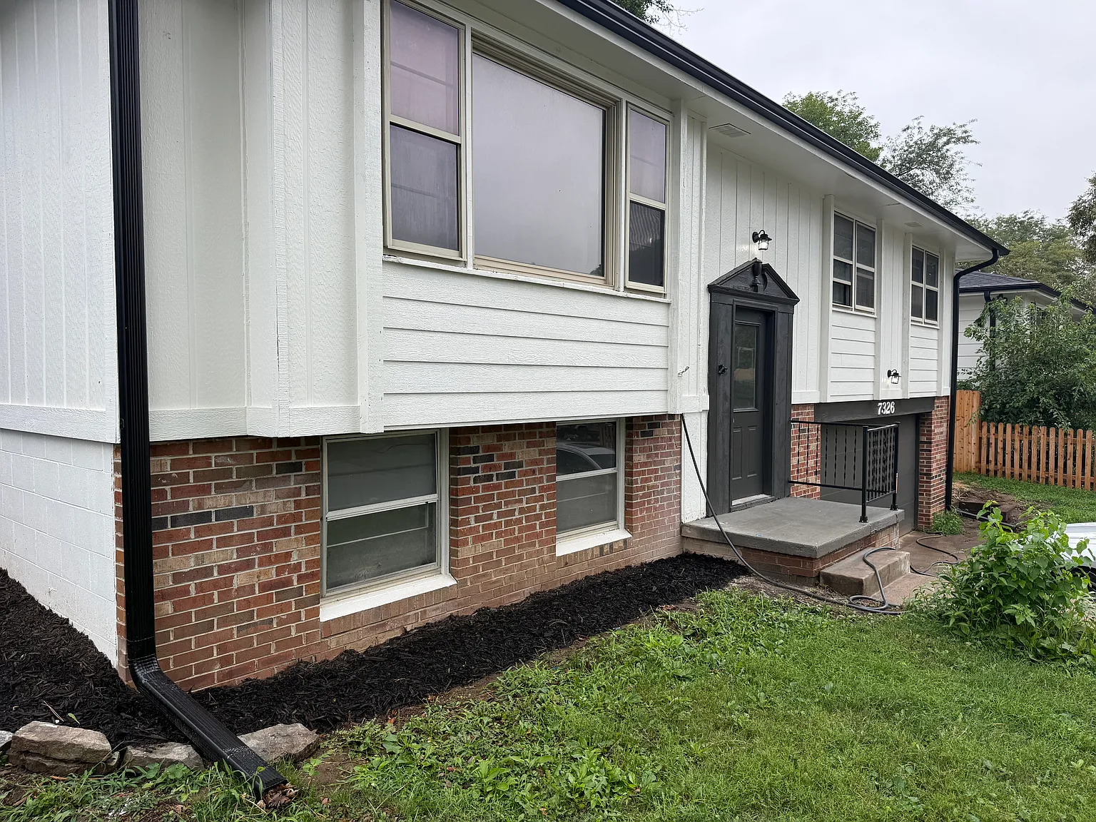 3 bed, 2.5 bath, 2221 sqft, $2,395 — Photo 1